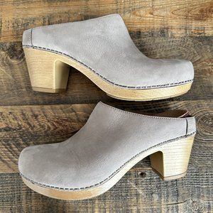 DANSKO Abbie Nubuck Clogs *** Original Box